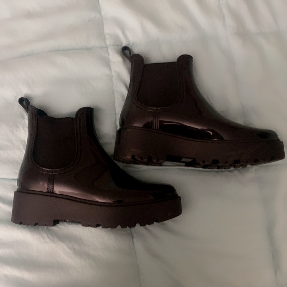 Steve Madden black patent Chelsey boot